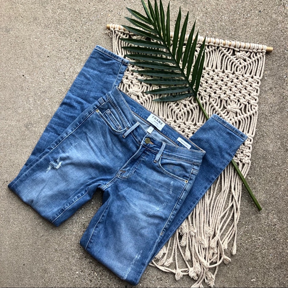 FRAME Denim Le Skinny de Jeanne Distressed Jeans